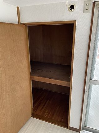 平成ビルの収納