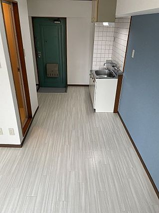 平成ビルの居間・リビング