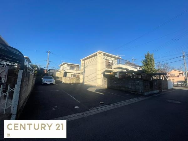 岩出市吉田　土地の前面道路含む現地写真|松源岩出中黒店まで約930ｍ（徒歩約11分）