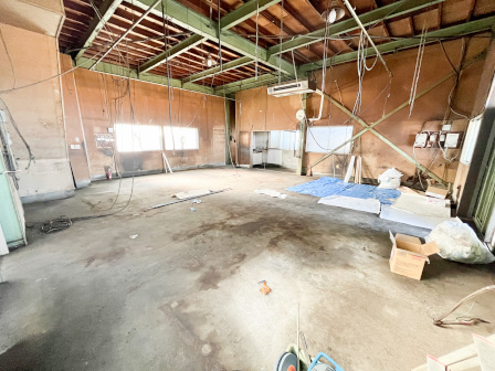 松島町貸工場の内装