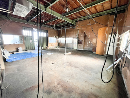 松島町貸工場の内装