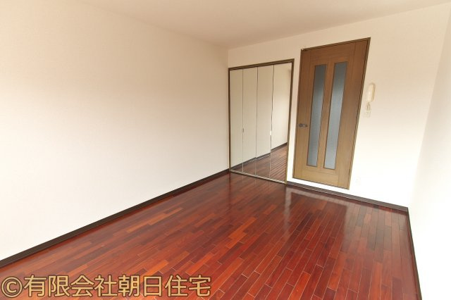 ナッツパレスの居間・リビング