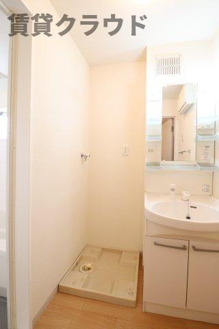 ボナールの洗面所|ゆったりとスペースのある洗面所