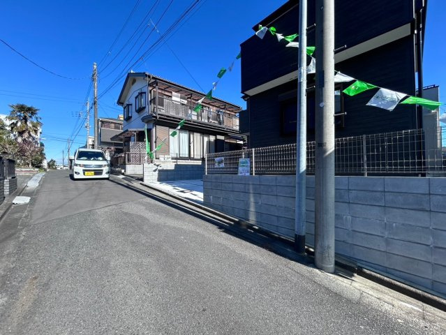 上尾市上野　第１　新築戸建　ファーストタウン01の前面道路含む現地写真