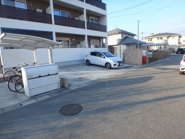 エレアージュ東姫路駅前の駐車場
