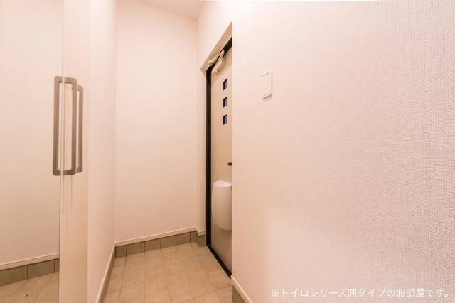 プランドール日比野の玄関|収納もある玄関です