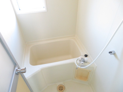 【浴室】 | モア・グランドリーMY　A | 窓あり