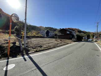 【外観】 | 鼻高町　売地 | ■前面道路も広く、陽当り良好です！