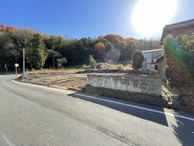 【前面道路含む現地写真】 | 鼻高町　売地