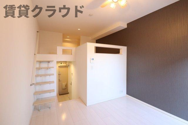 メゾン本千葉の居間・リビング|こちらのリビングで趣味の時間をお楽しみください