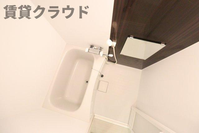 メゾン本千葉の浴室|アクセントパネルがおしゃれなバスルーム♪