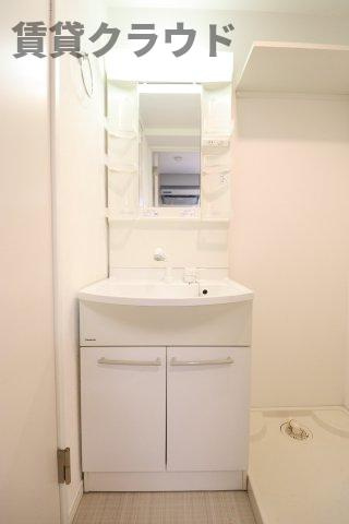 メゾン本千葉の洗面所|朝の身支度に欠かせない独立洗面台♪