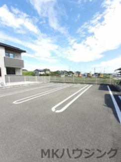 【駐車場】 | 駐車場があるので、車を買う予定の方も安心です