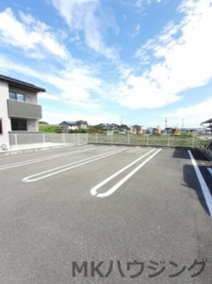 【駐車場】 | パティオ・ＹＳ | 駐車場があるので、車を買う予定の方も安心です