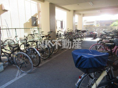 【その他共用部分】 | エンゼルハイツ小阪本町（河内小阪賃貸） | 駐輪場です