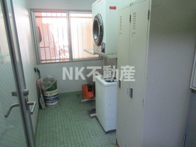 【その他共用部分】 | エンゼルハイツ小阪本町（河内小阪賃貸） | コインランドリーです