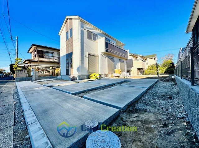 鎌倉市今泉台　新築戸建ての前面道路含む現地写真
