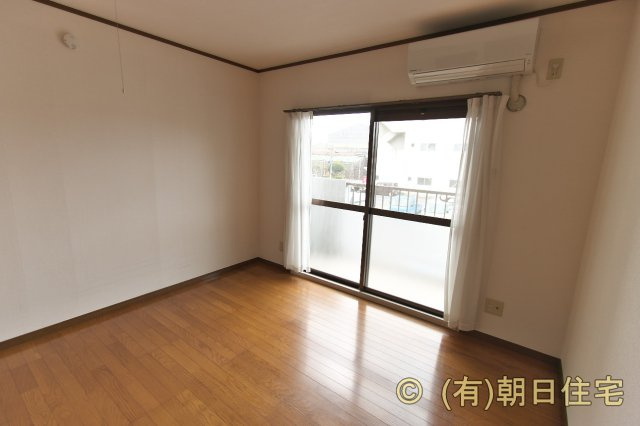 ピュア広本町の洋室