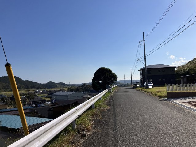 磯原町上相田字裏木戸 売土地の前面道路含む現地写真