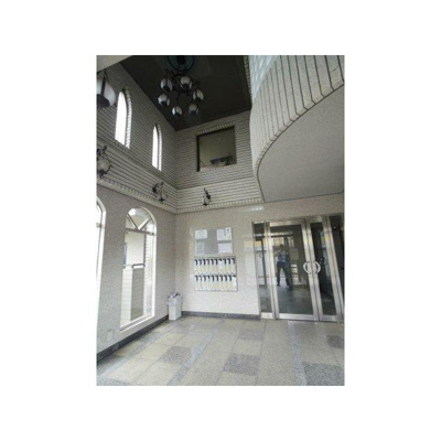 【エントランス】 | メゾン・ド・トロア | 落ち着いたエントランスです