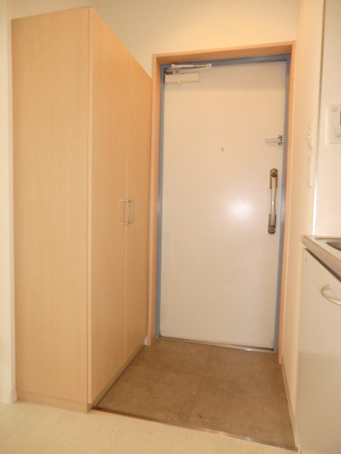 エナブル塚本2の玄関