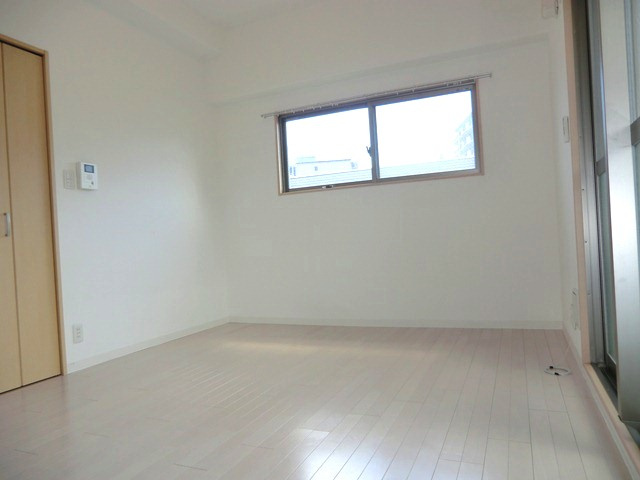 エナブル塚本2の居間・リビング