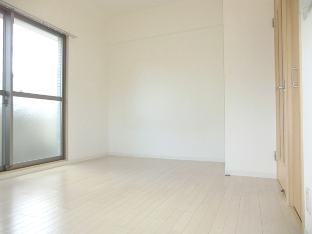 エナブル塚本2の寝室