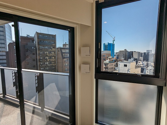 SEASON FLATS浅草の設備|10Fバルコニー上層階は日当り良好です
