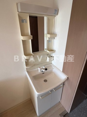 サンアーク深江橋　BRAVI不動産の洗面所|【サンアーク深江橋】朝の身支度には欠かせない独立洗面化粧台