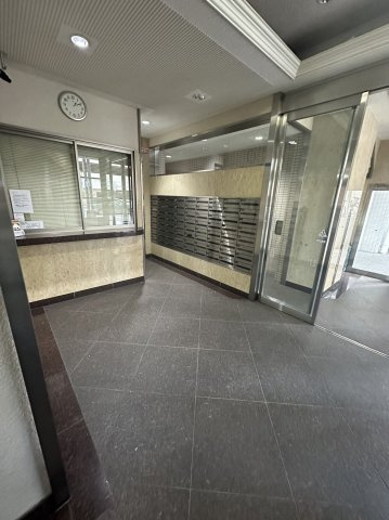 東急ドエルアルス上杉山通のエントランス