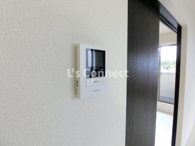 【セキュリティ】 | vallee de lours Ｃ棟 | 突然の来客時もＴＶモニターホンでしっかり確認。