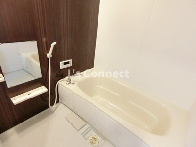 【浴室】 | vallee de lours Ｃ棟 | 足を伸ばして入れる１坪浴室。追焚き、浴室乾燥付きです。