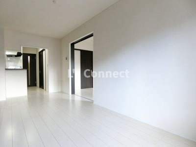 【内装】 | vallee de lours Ｃ棟 | 居室と寝室を分けて生活できる１ＬＤＫ。