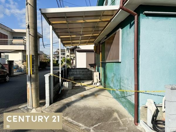 岩出市中迫　中古戸建(平屋)の駐車場|【駐車場】
カーポート付1台駐車可能です