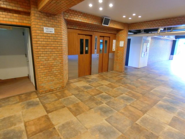 ビレッジハウス泉北栂タワーのロビー