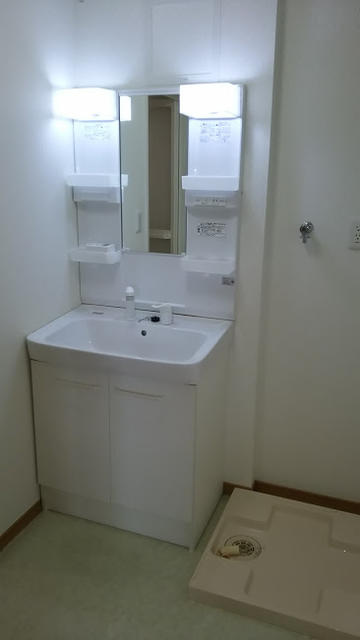 レスタ・ミ・コンフォーレの洗面所|ゆったりとスペースのある洗面所