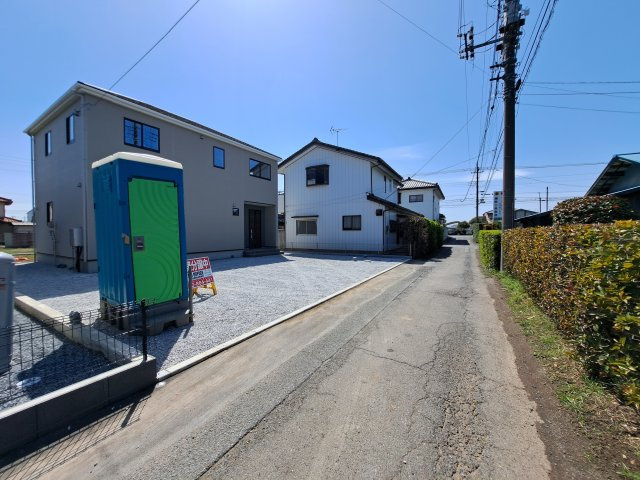 新築　前橋市下大島町3期　1号棟の前面道路含む現地写真|北西側接道幅員約3.4ｍ
