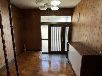 【玄関】 | 岡谷市湊1丁目 中古住宅⑦ | 玄関