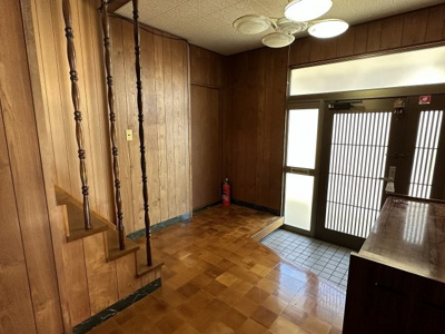 【玄関】 | 岡谷市湊1丁目 中古住宅⑦ | 玄関