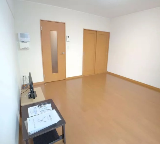  レオパレス外環富田林Ⅲの洋室