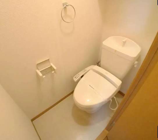  レオパレス外環富田林Ⅲのトイレ
