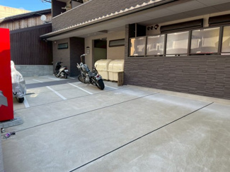 【駐車場】