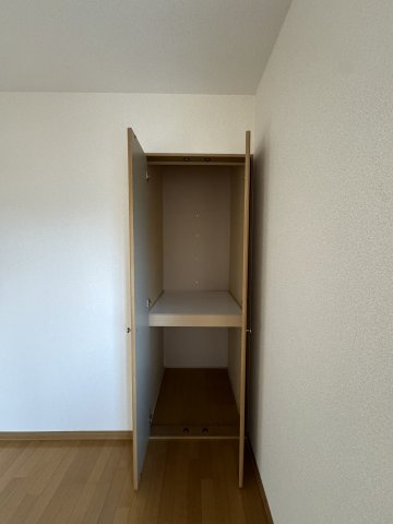 パープルの洋室|E号室の写真（イメージ）