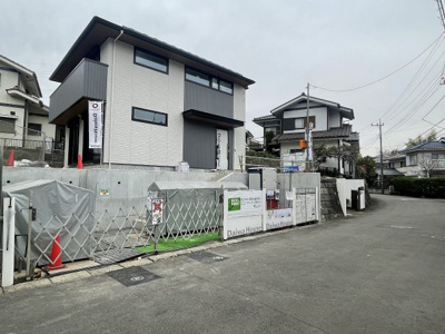【外観】 | 町田市つくし野3丁目　全1棟 | 先着順申込受付中となっております。
順次ご見学のご予約承っておりますのでお気軽にお問い合わせください〇