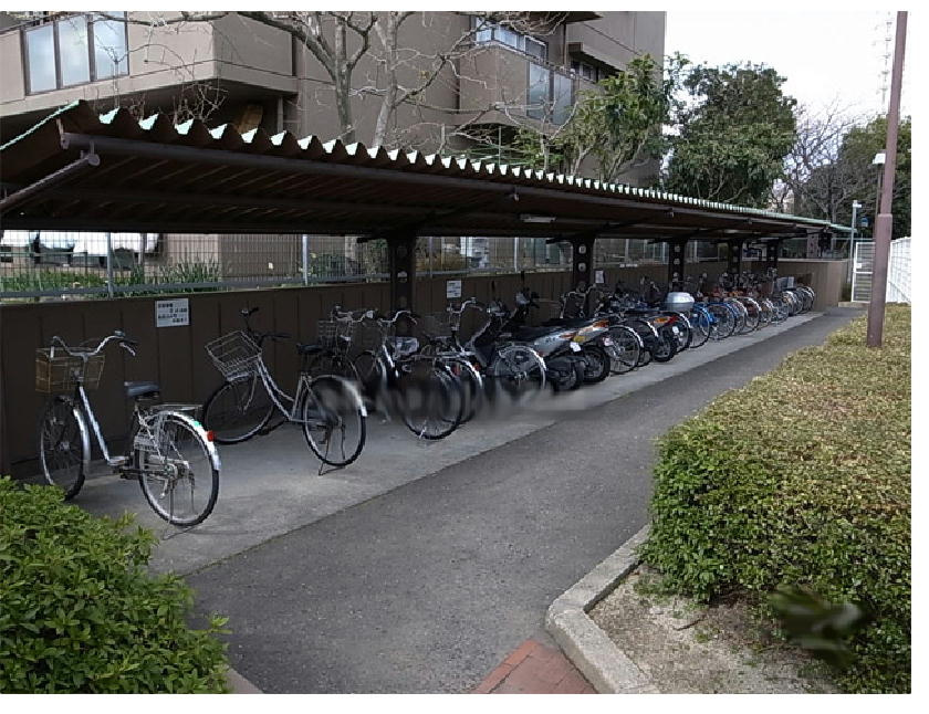 尼崎久々知ハウスの駐輪場
