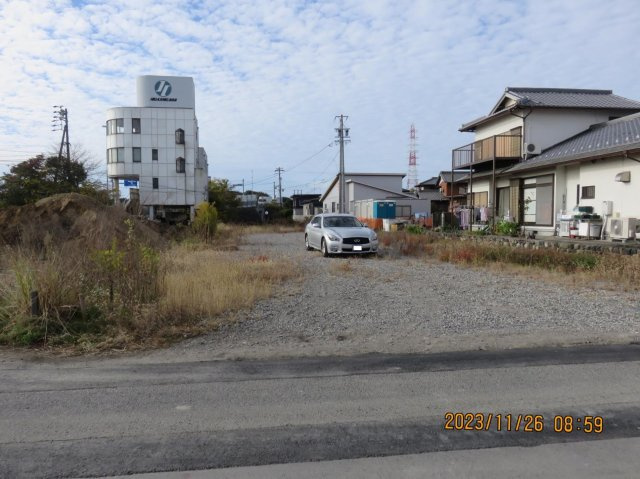 四日市市釆女町　売地の前面道路含む現地写真
