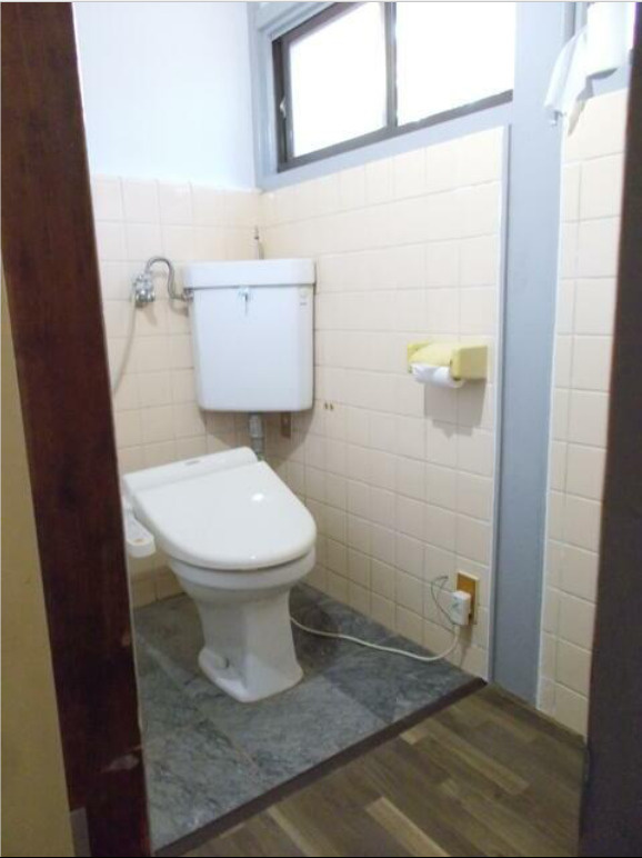 日本総研　つくば市　事務所付住宅のトイレ