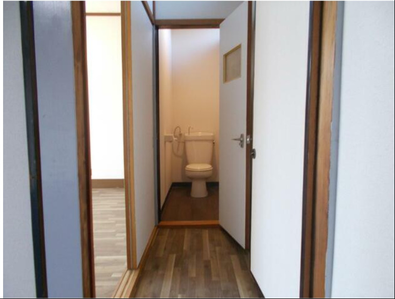 日本総研　つくば市　事務所付住宅のトイレ