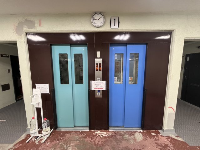 吉祥院ガーデンハイツA棟のその他共用部分|エレベーター二基
■物件見学会・資金計画・住宅ローン相談会、随時開催中■
■即日案内可能です！※当日・翌日のご案内はお電話でのお問合せがスムーズです！