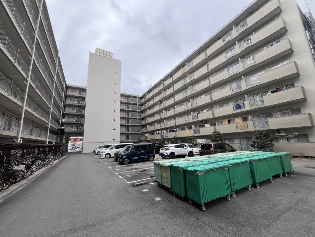 吉祥院ガーデンハイツA棟の駐車場|敷地内駐車場
■物件見学会・資金計画・住宅ローン相談会、随時開催中■
■即日案内可能です！※当日・翌日のご案内はお電話でのお問合せがスムーズです！
